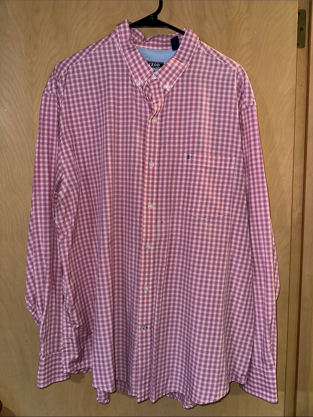 Men’s Izod casual button down shirt